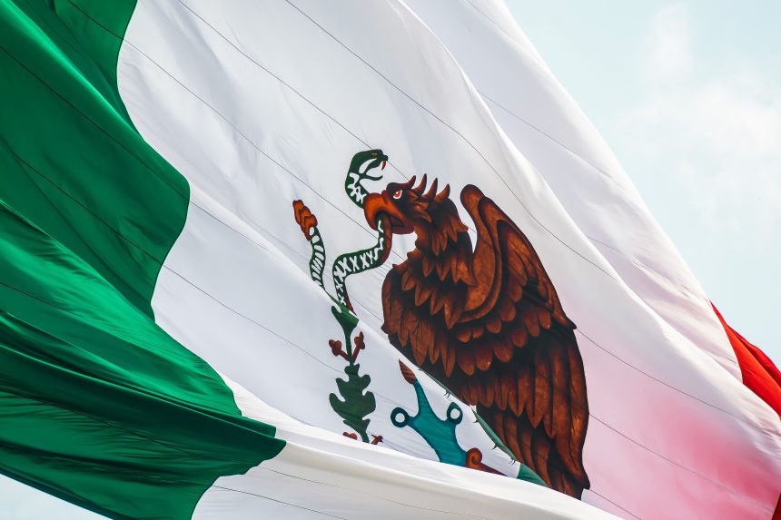 A picture of a mexican flag